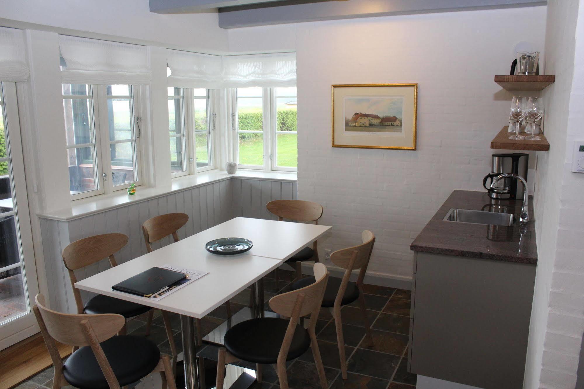 Molskroen Strandhotel Ebeltoft Kültér fotó